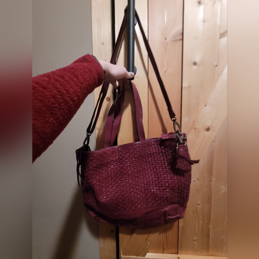 Frye And Co Elegant Burgundy Woven Handbag